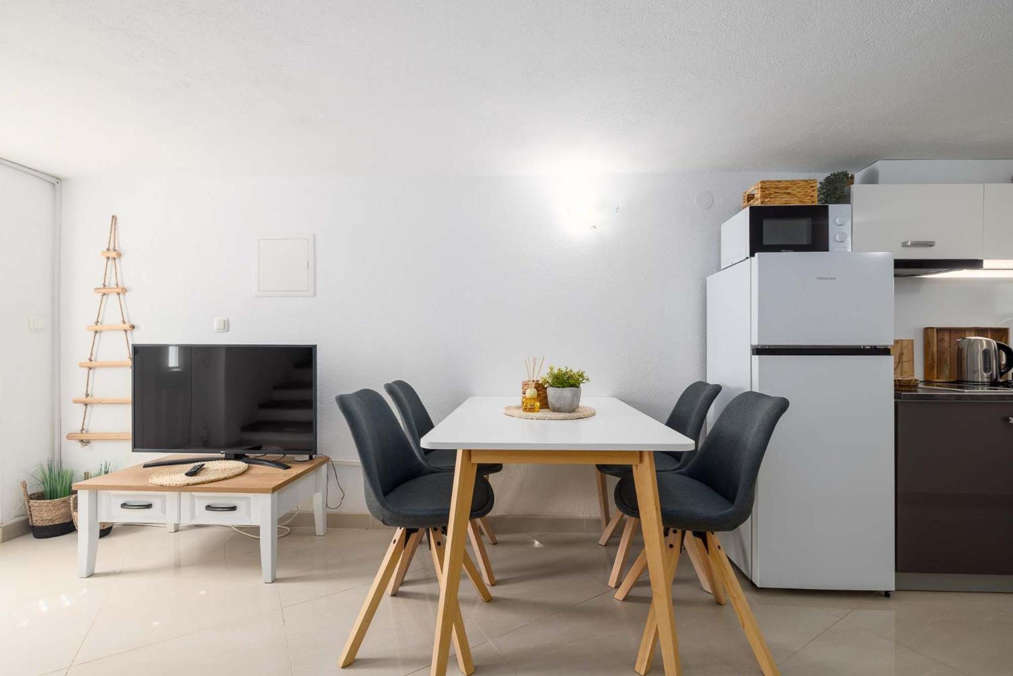 Apartment Katalin Kornić Esterno foto
