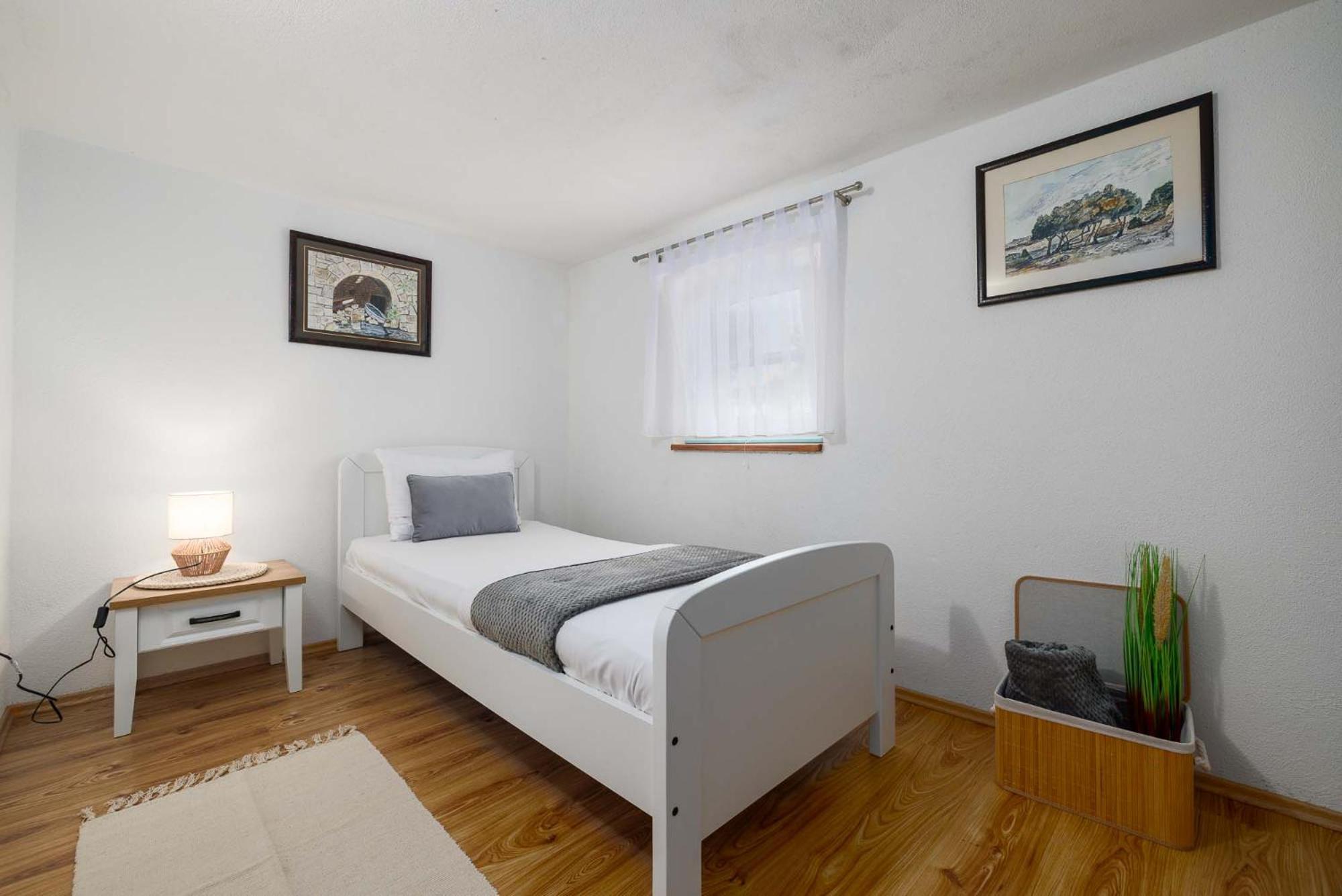 Apartment Katalin Kornić Esterno foto